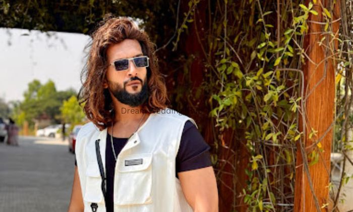 Anchor Chetan Agarwal